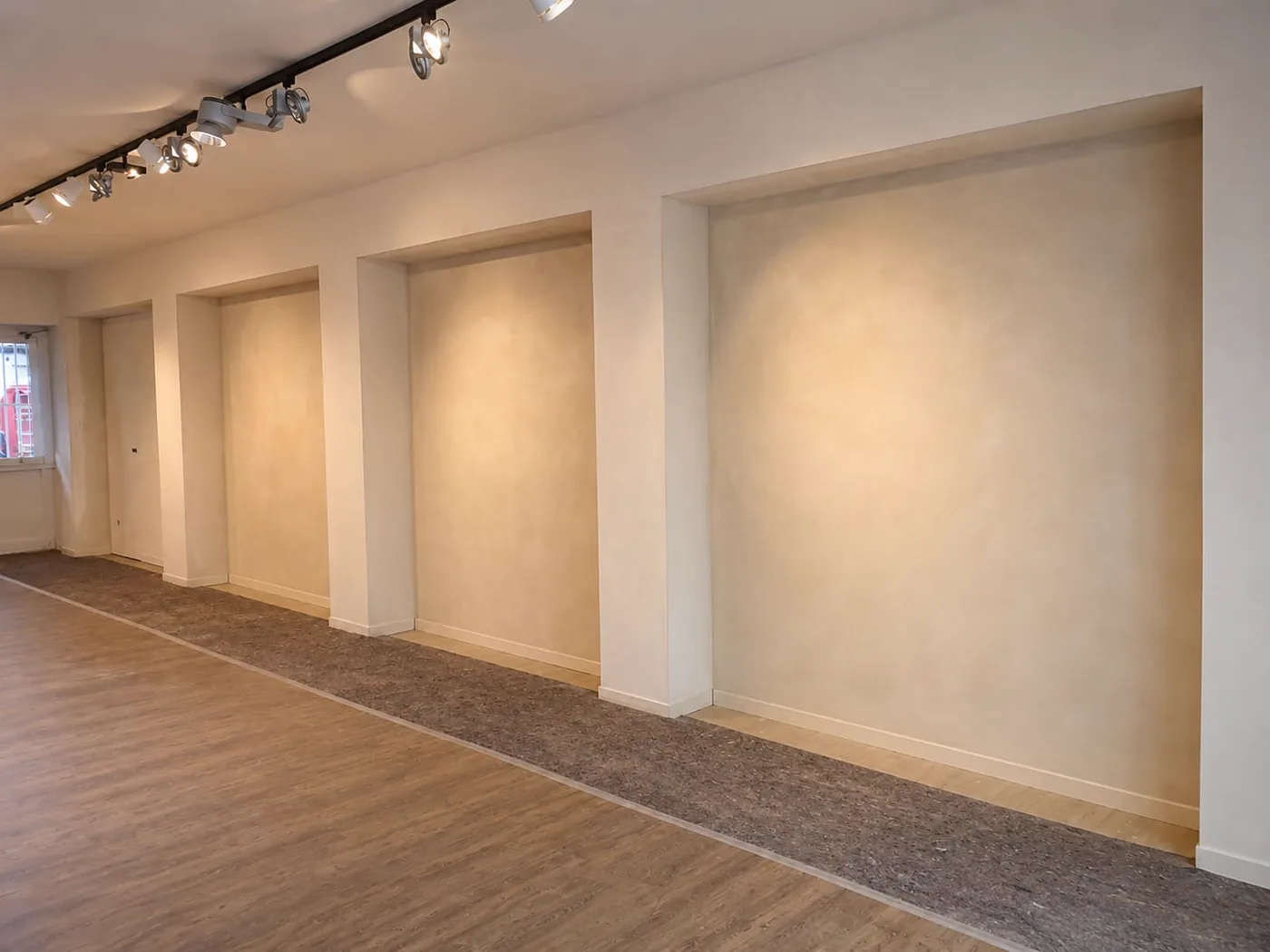 Innenausbau · Individuelle Nischen: fertiggestelltes Projekt in Düsseldorf-Pempelfort